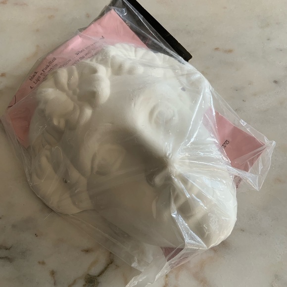 NEW Floral Face Mask - Picture 11 of 11